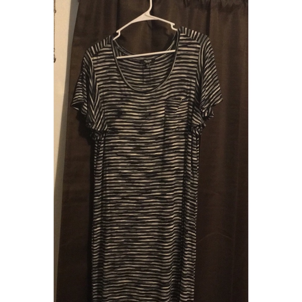 🍒black and white striped dress